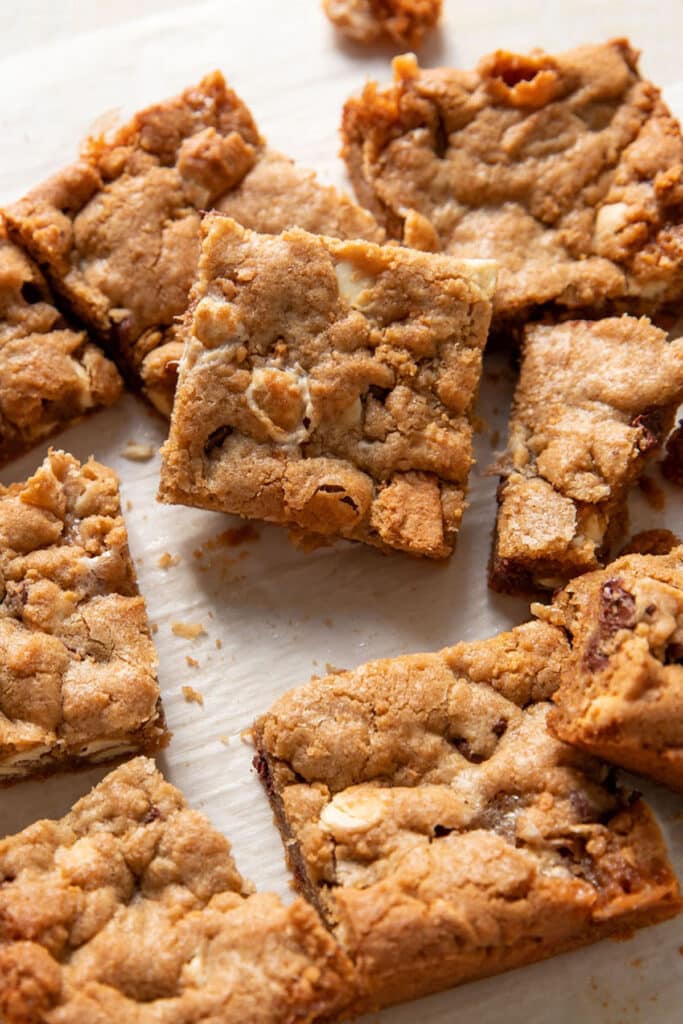 close up of a smores cookie bar
