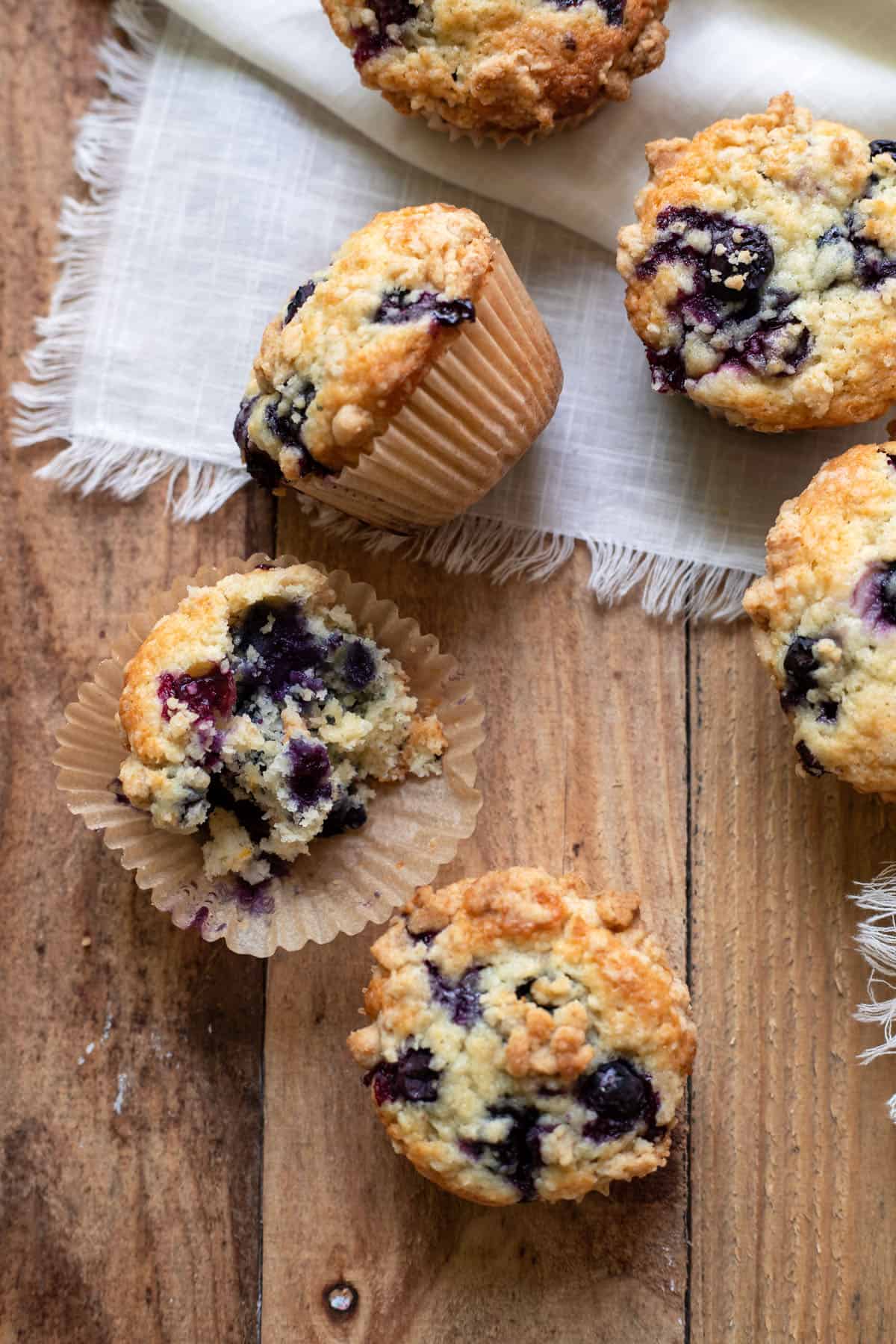 blueberry crumb top muffins