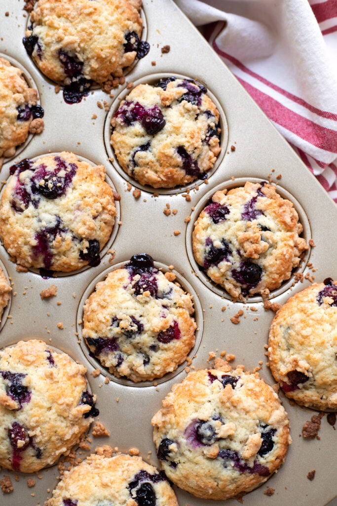 blueberry crumb top muffins