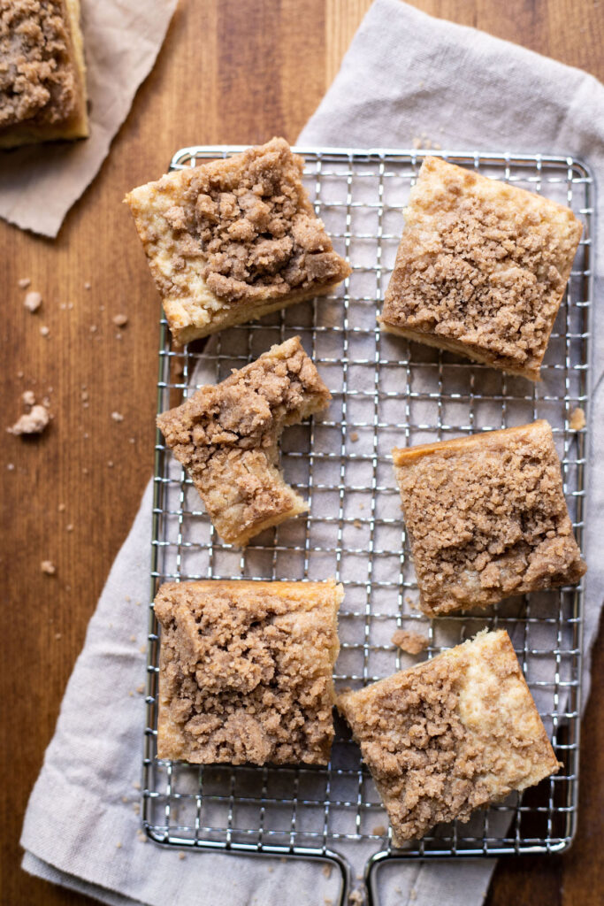 coffee cake bars with streusel topping