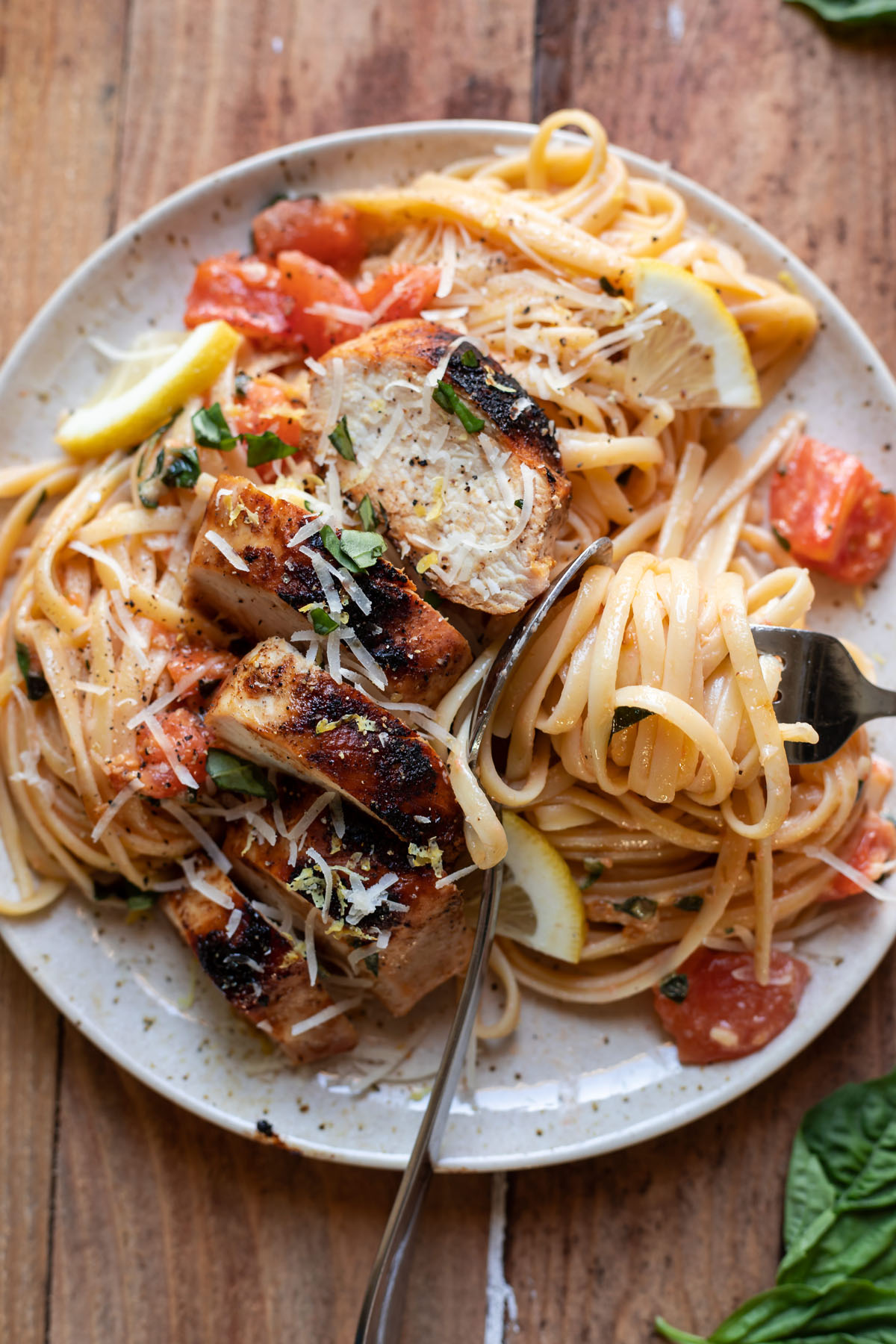linguine pasta with chicken tomatoes and lemon sauce