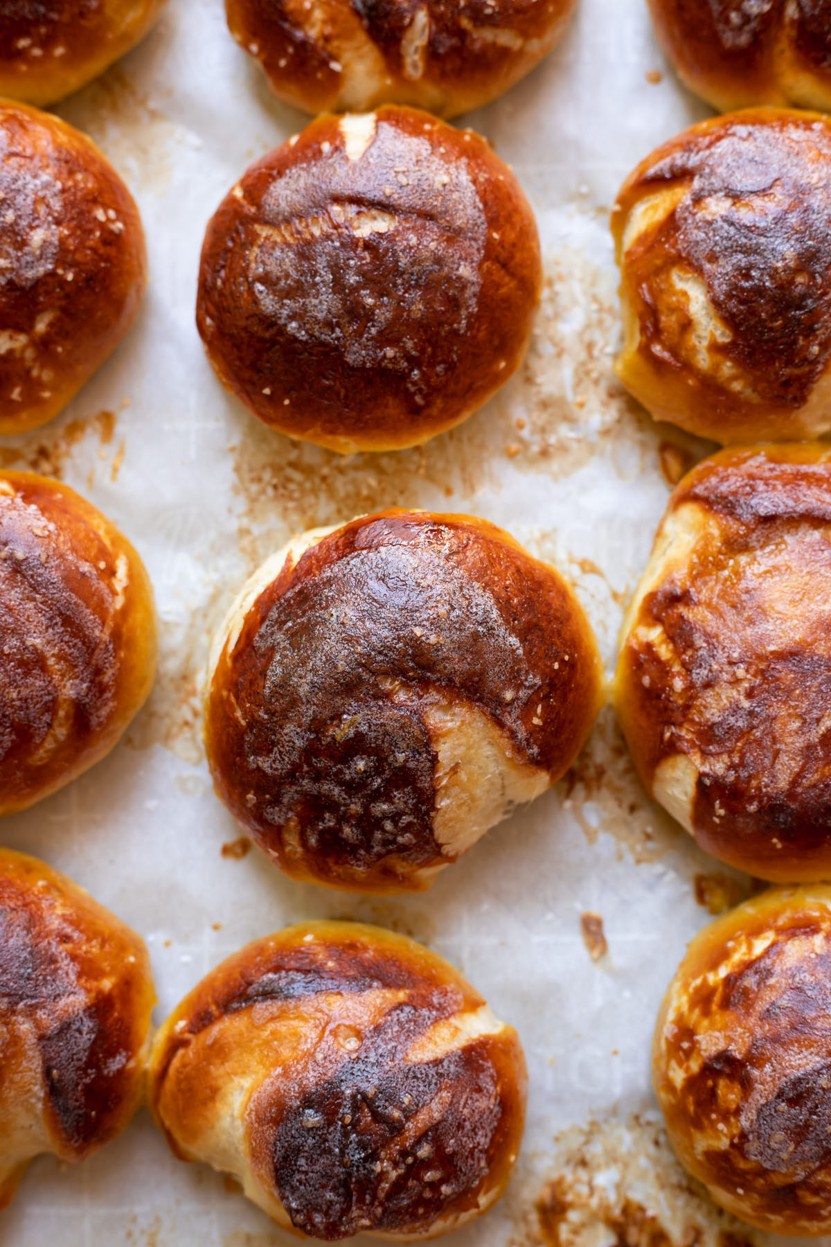 soft pretzel balls and beer cheese fondue