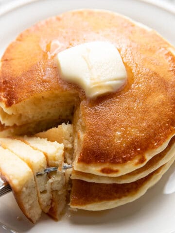 plate of buttermilk pancakes.