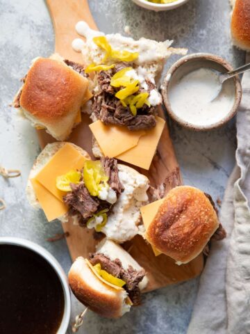 pot roast sliders with pepperoncinis and garlic aioli