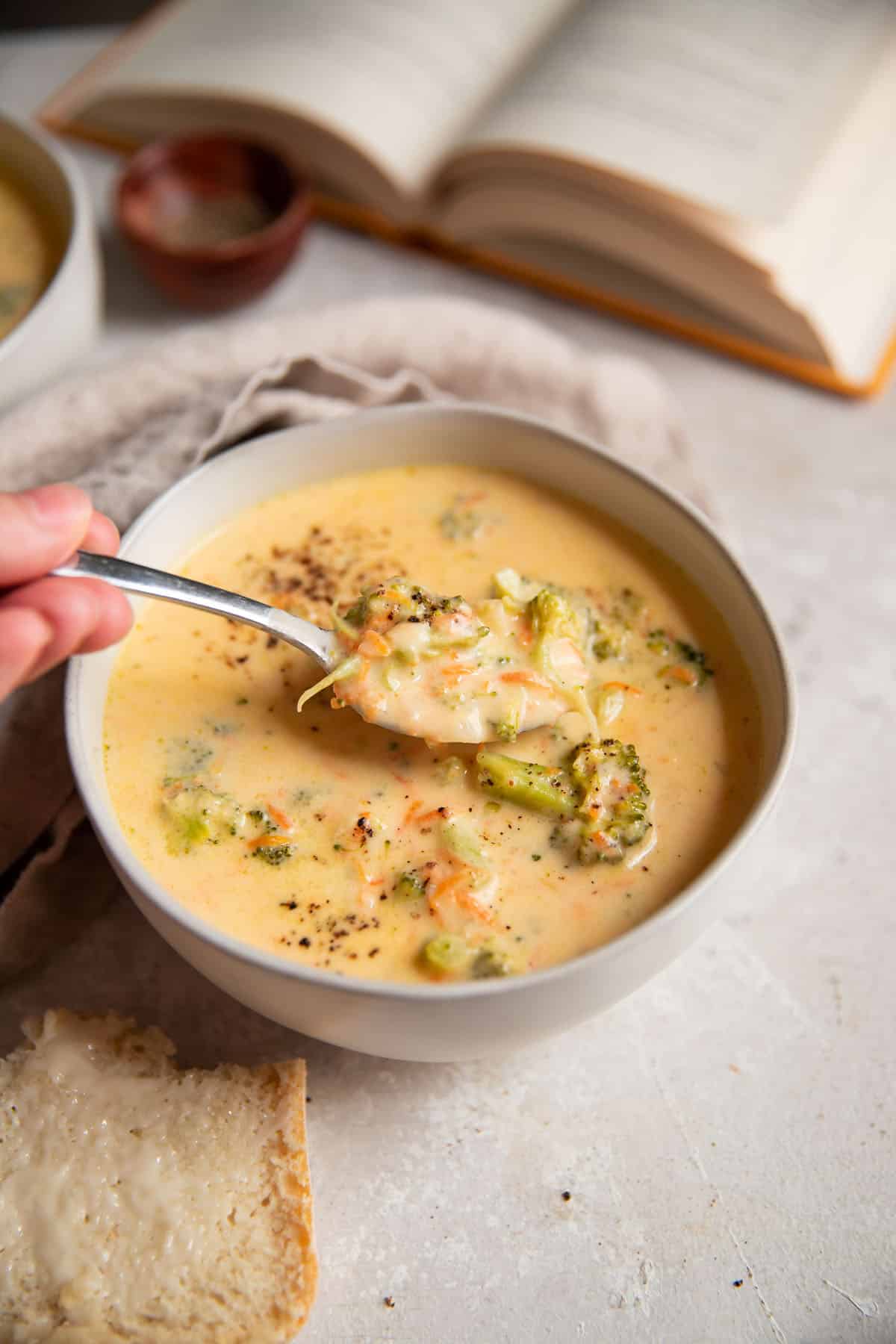 bowl of broccoli cheese soup