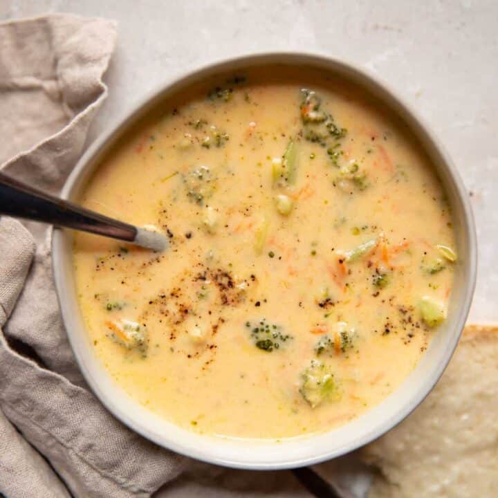 bowl of broccoli cheese soup
