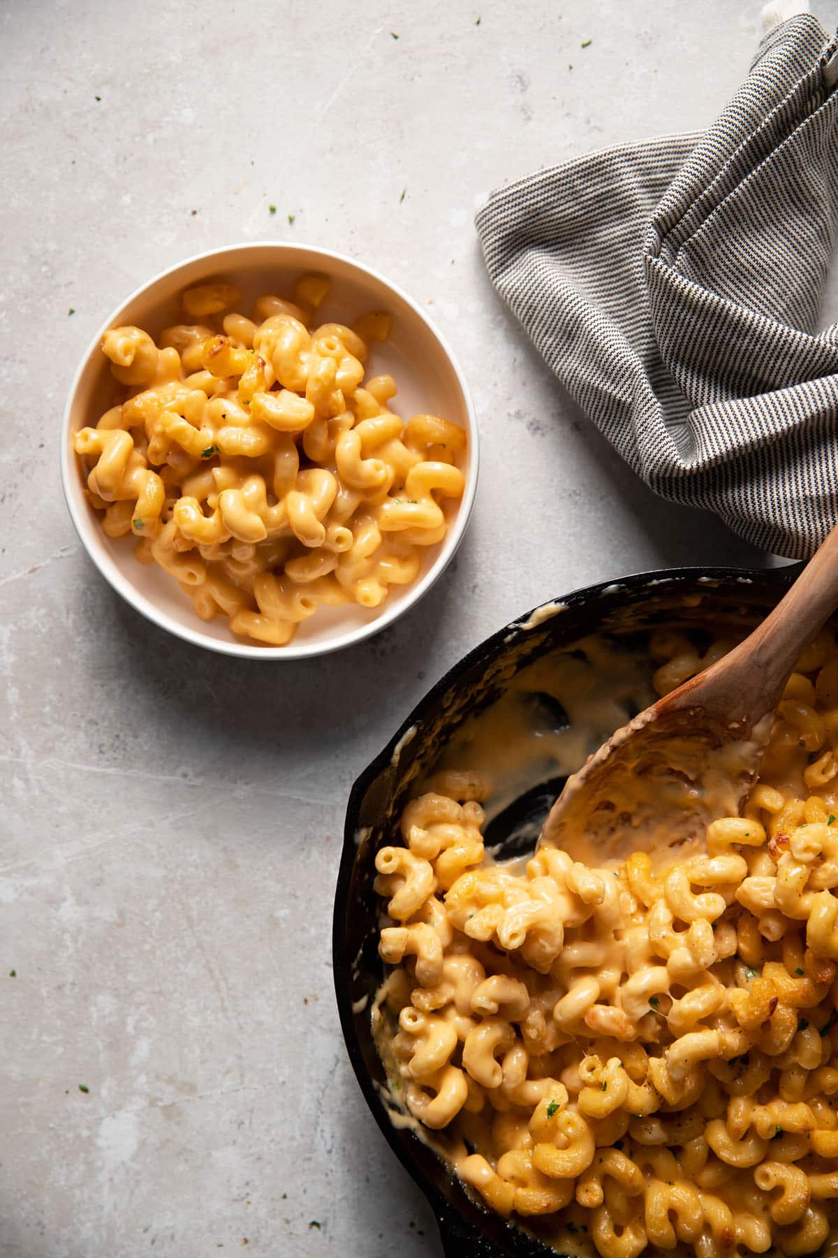 how to make mac and cheese sauce without cheder cheese