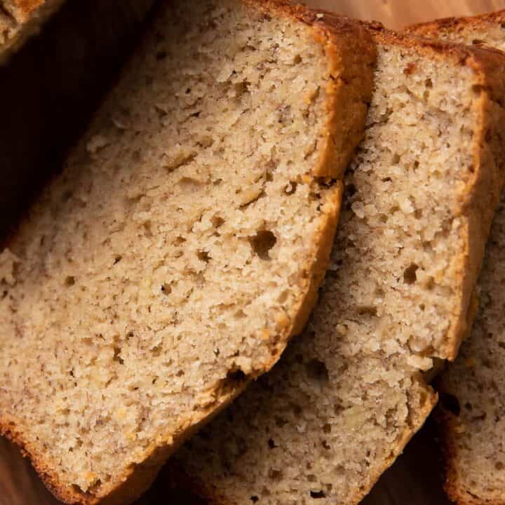 zoomed in picture of banana bread