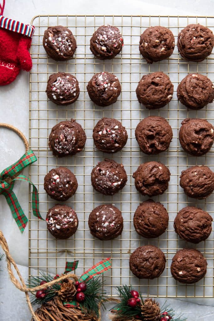 chocolate peppermint bark cookies