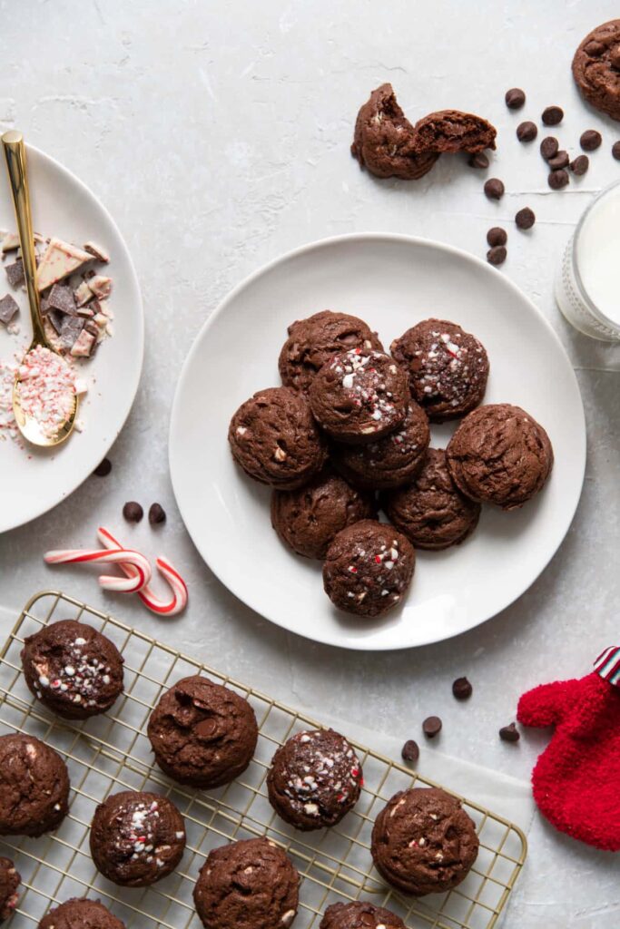 chocolate peppermint bark cookies