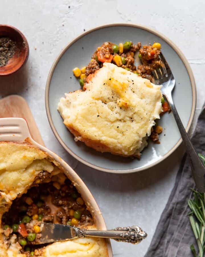 ground beef shepherds pie on a plate