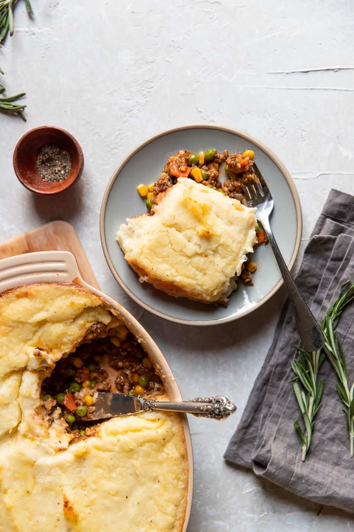 ground beef shepherds pie on a plate