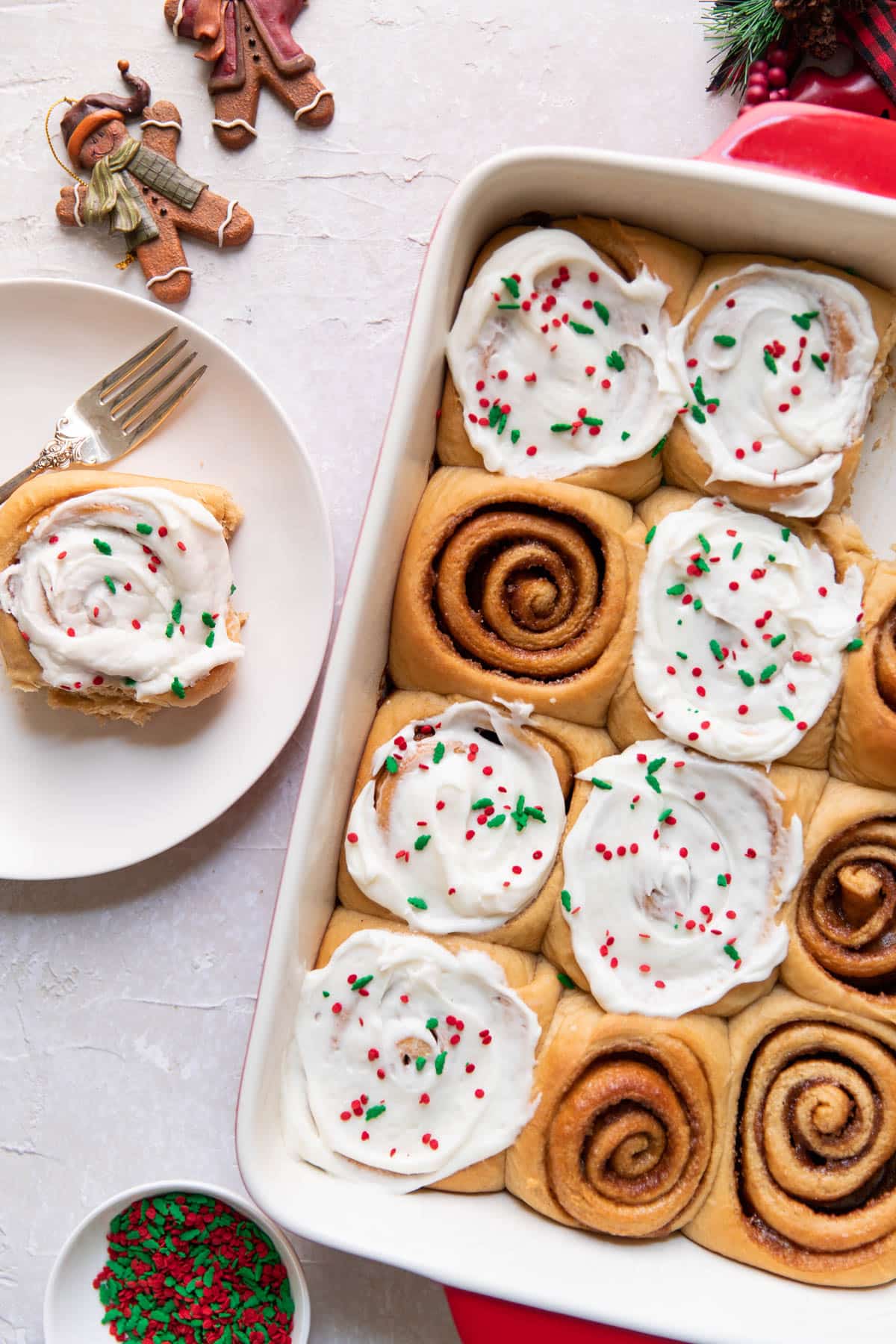 Christmas Gingerbread Cinnamon Rolls - Modern Crumb