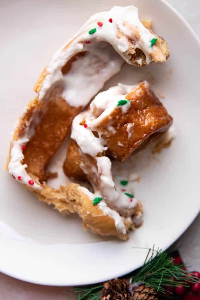 gingerbread cinnamon rolls