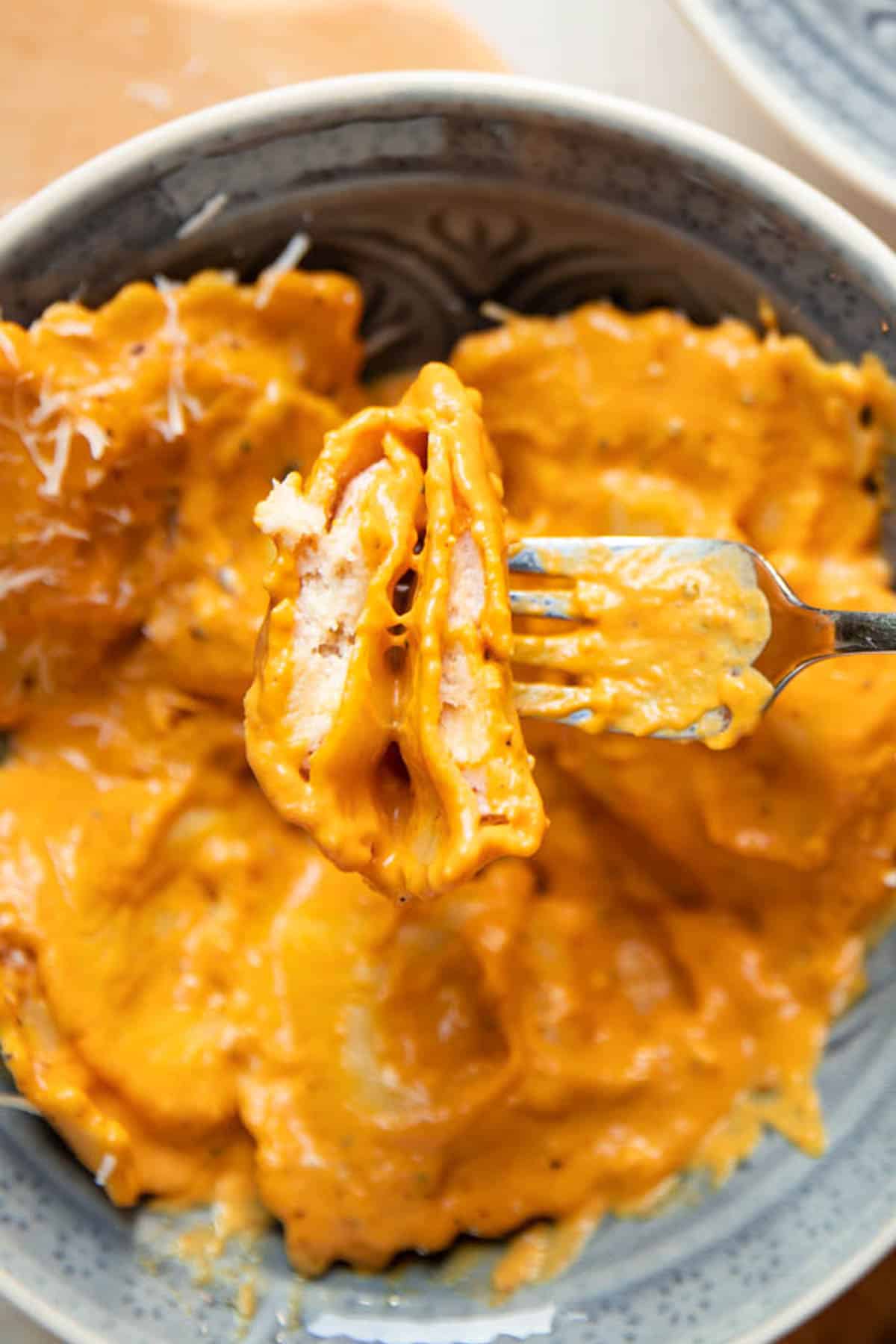 ravioli in pumpkin cream sauce