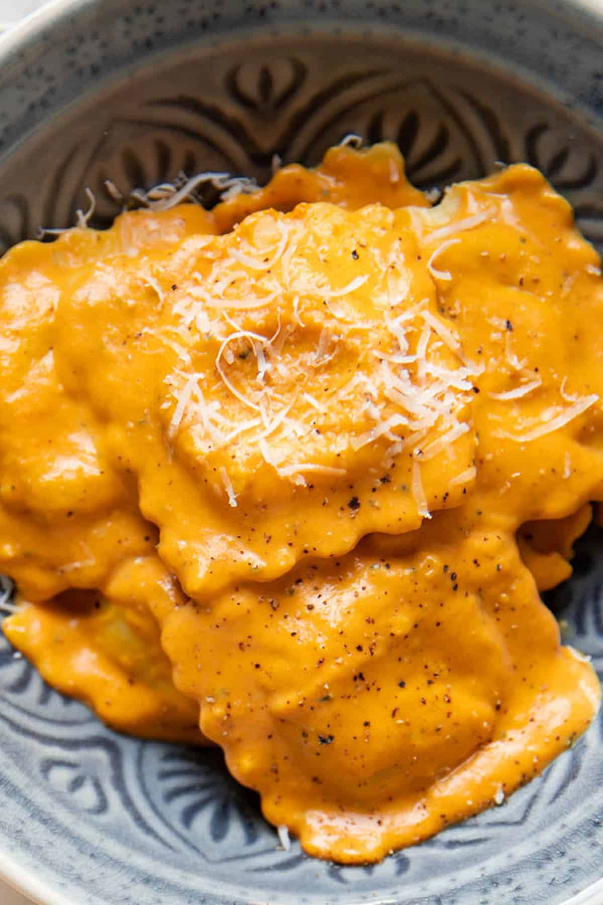 ravioli in pumpkin cream sauce