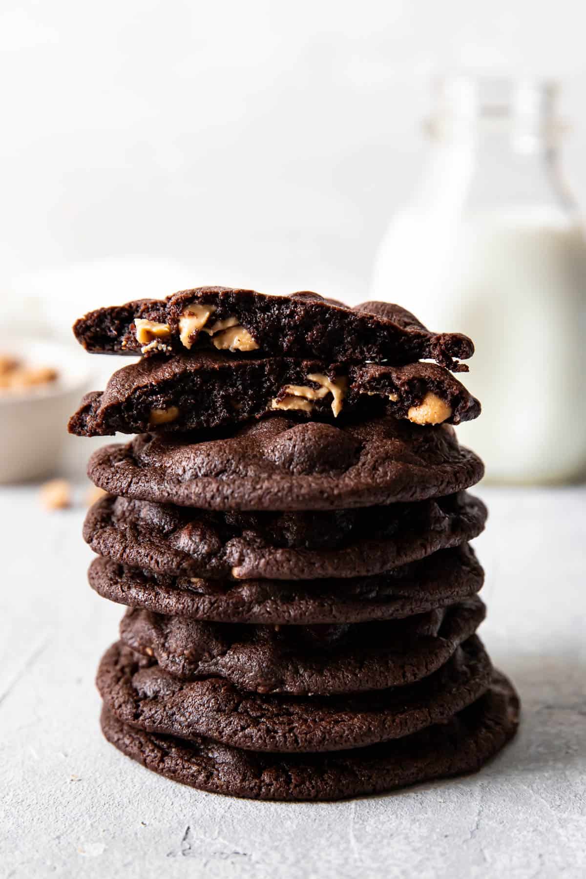 https://moderncrumb.com/wp-content/uploads/2023/02/chocolate-peanut-butter-chip-cookies-15.jpg