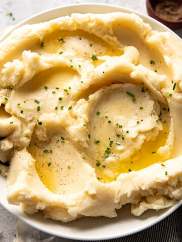 garlic mashed potatoes in a bowl.