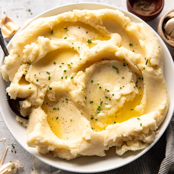 garlic mashed potatoes in a bowl.