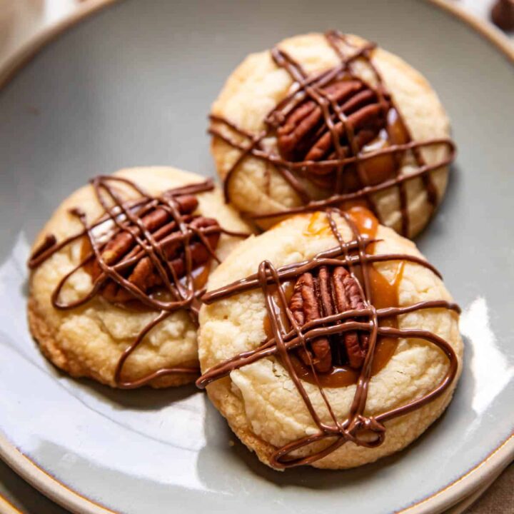 pecan caramel shortbread cookies